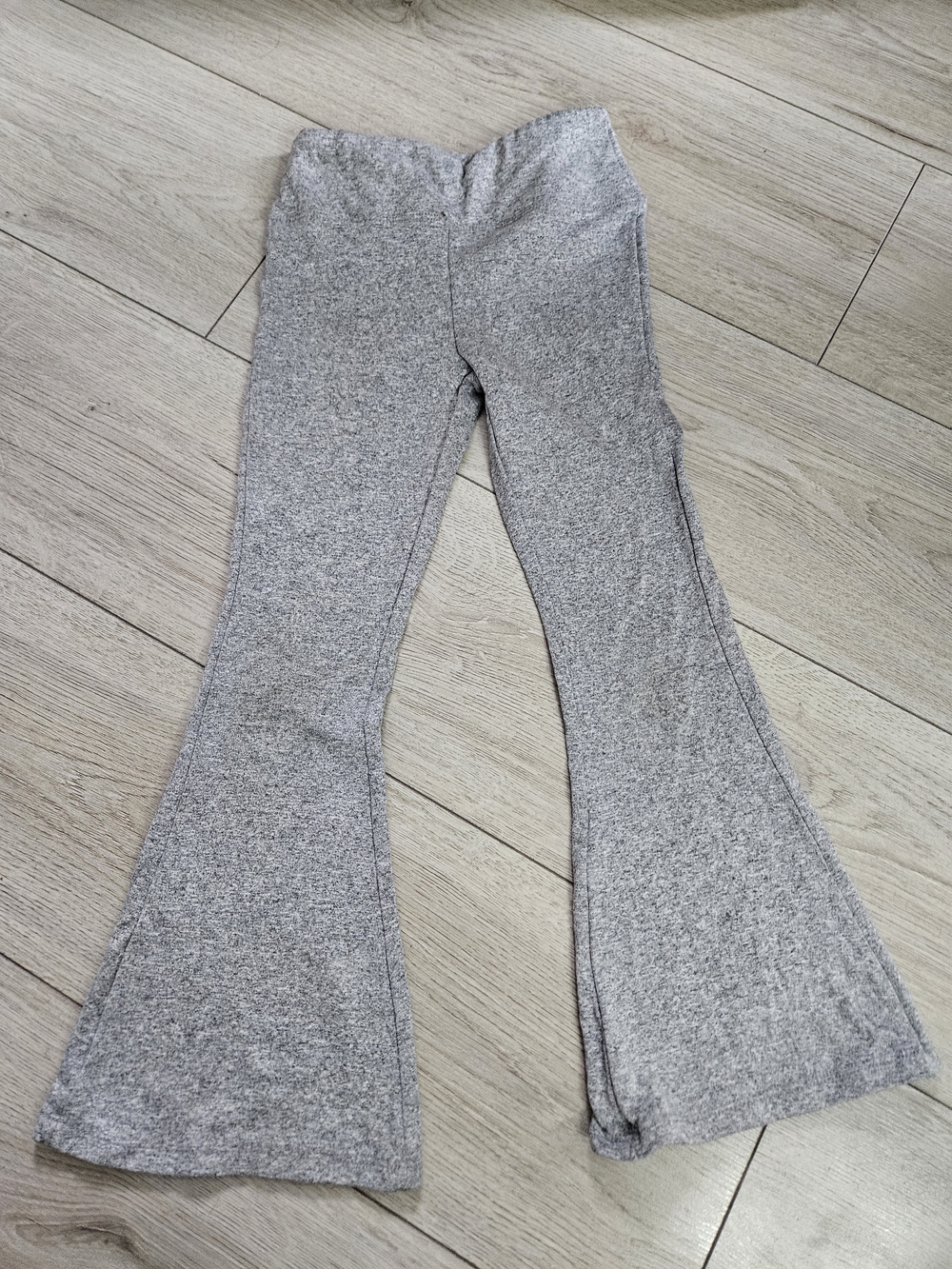 5/20$ UKIDS Heather Grey Flared Pants Bell Bottoms Elastic Waist XS TP 🩶